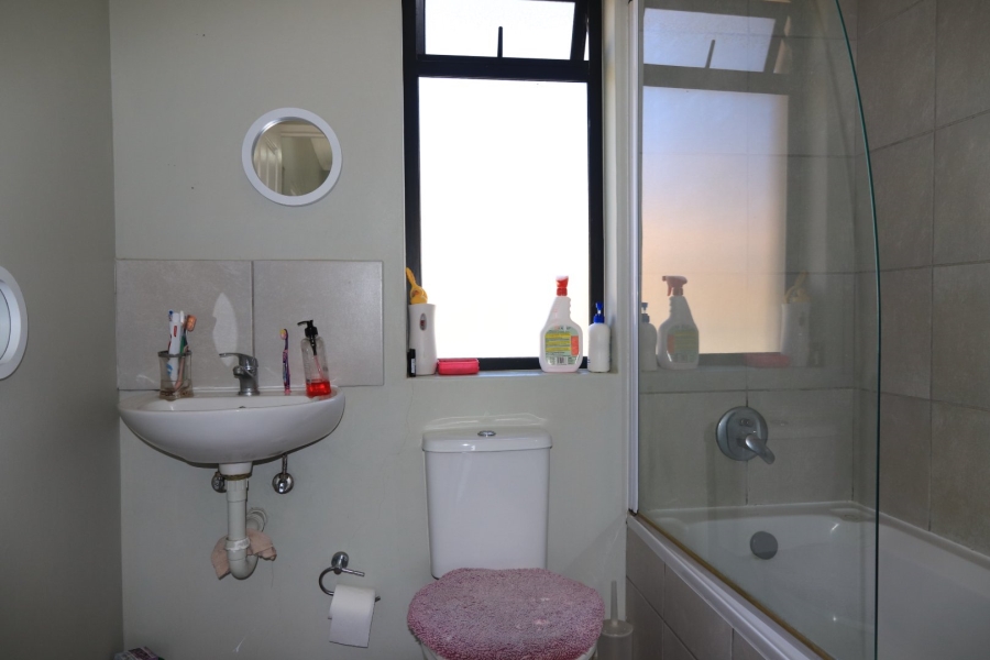 To Let  Bedroom Property for Rent in Kidds Beach Eastern Cape